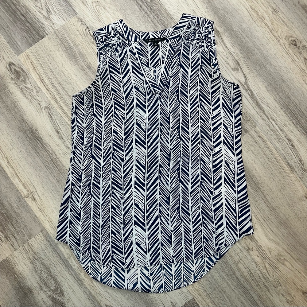 💝Zac & Rachel Navy & White Geometric Sleeveless Blouse Size M